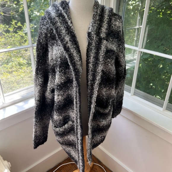 FRENCH CONNECTION alpaca blend boucle cozy hooded cardigan with pockets - Picture 2 of 9